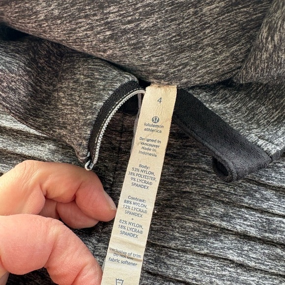 Lululemon grey Athletic Top - ladies size 4 - Picture 4 of 4